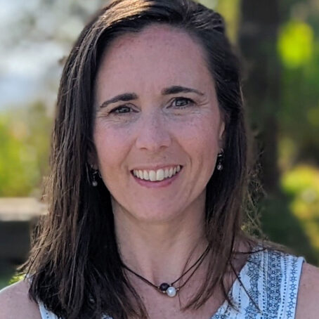 Jen Ladd headshot