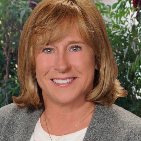 Diane Loy Headshot